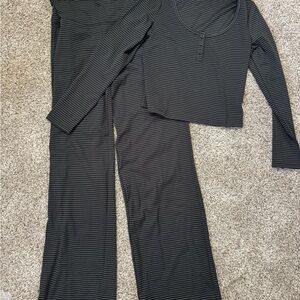 HALARA Charcoal Striped Lounge Set